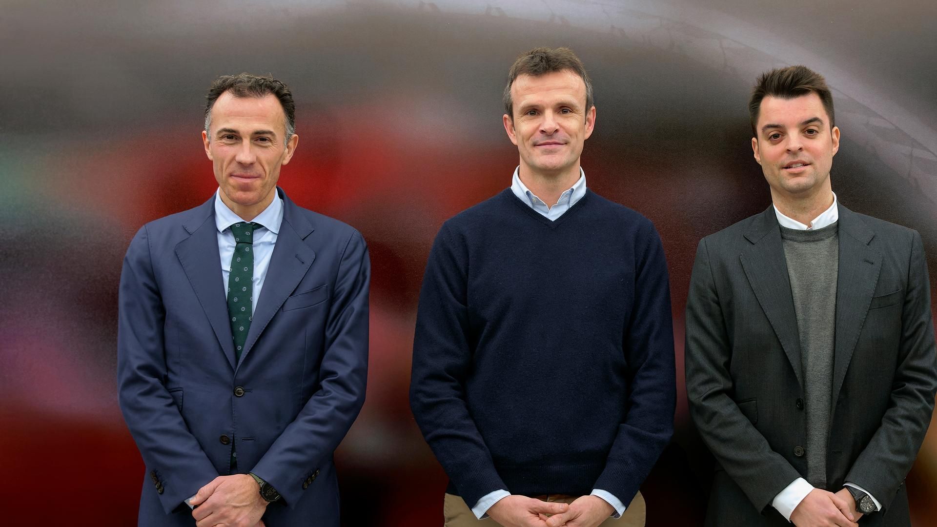  Jon Berasategi, Jon Uriarte y Mikel González posan en San Mamés.