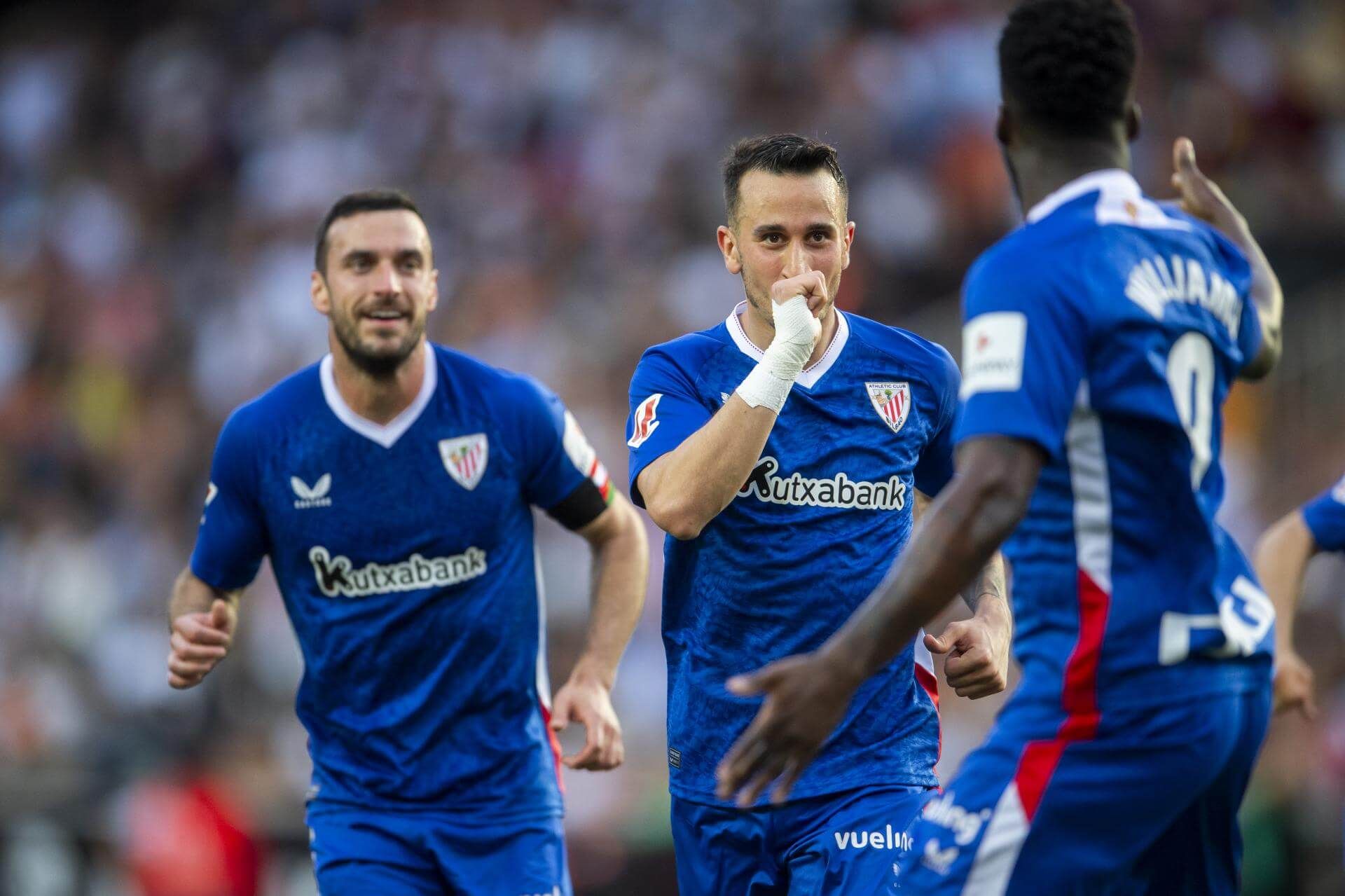 Golazo de Alex Berenguer en Mestalla ante el Valencia.