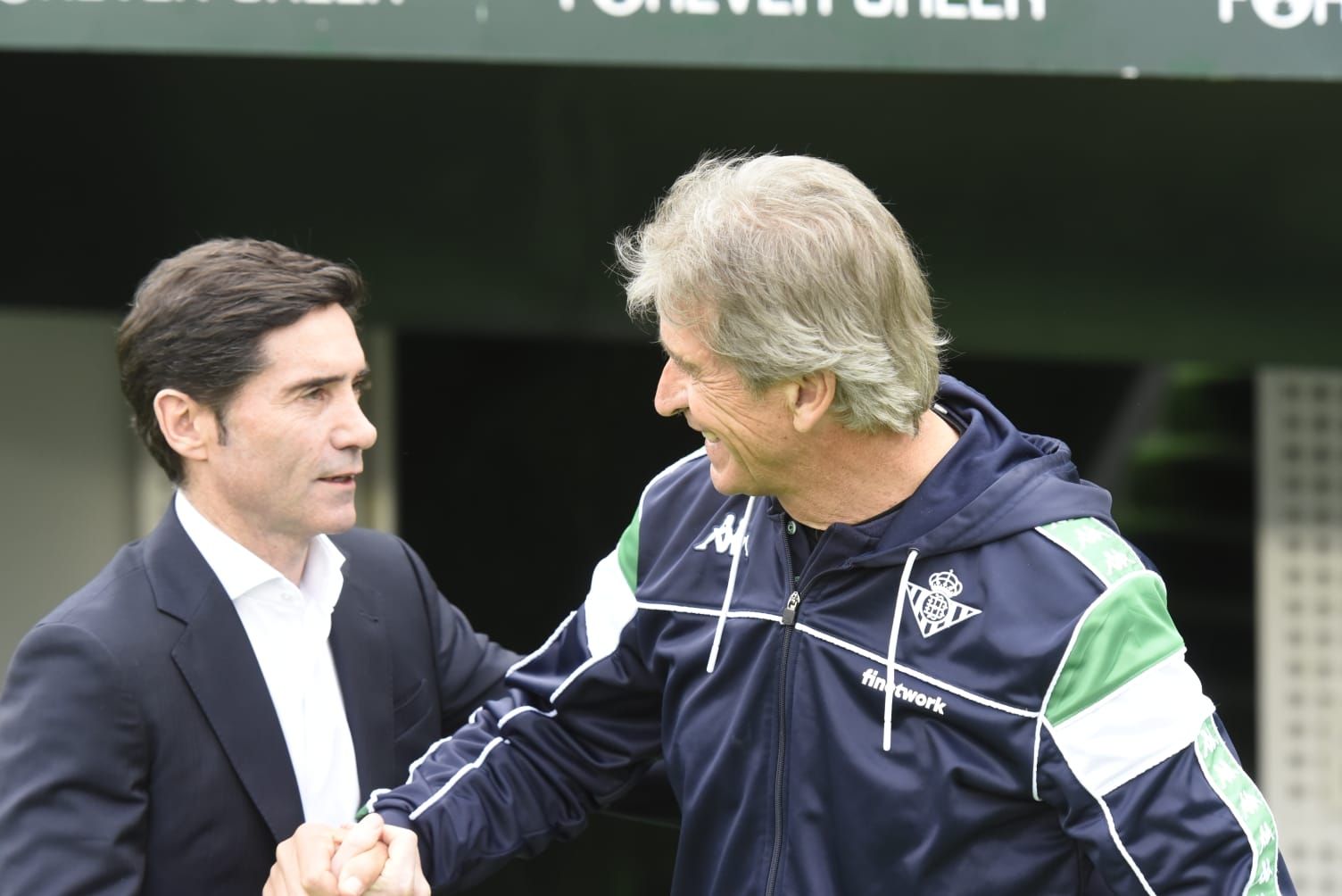  Marcelino y Pellegrini se saludan en el Benito Villamarín.
