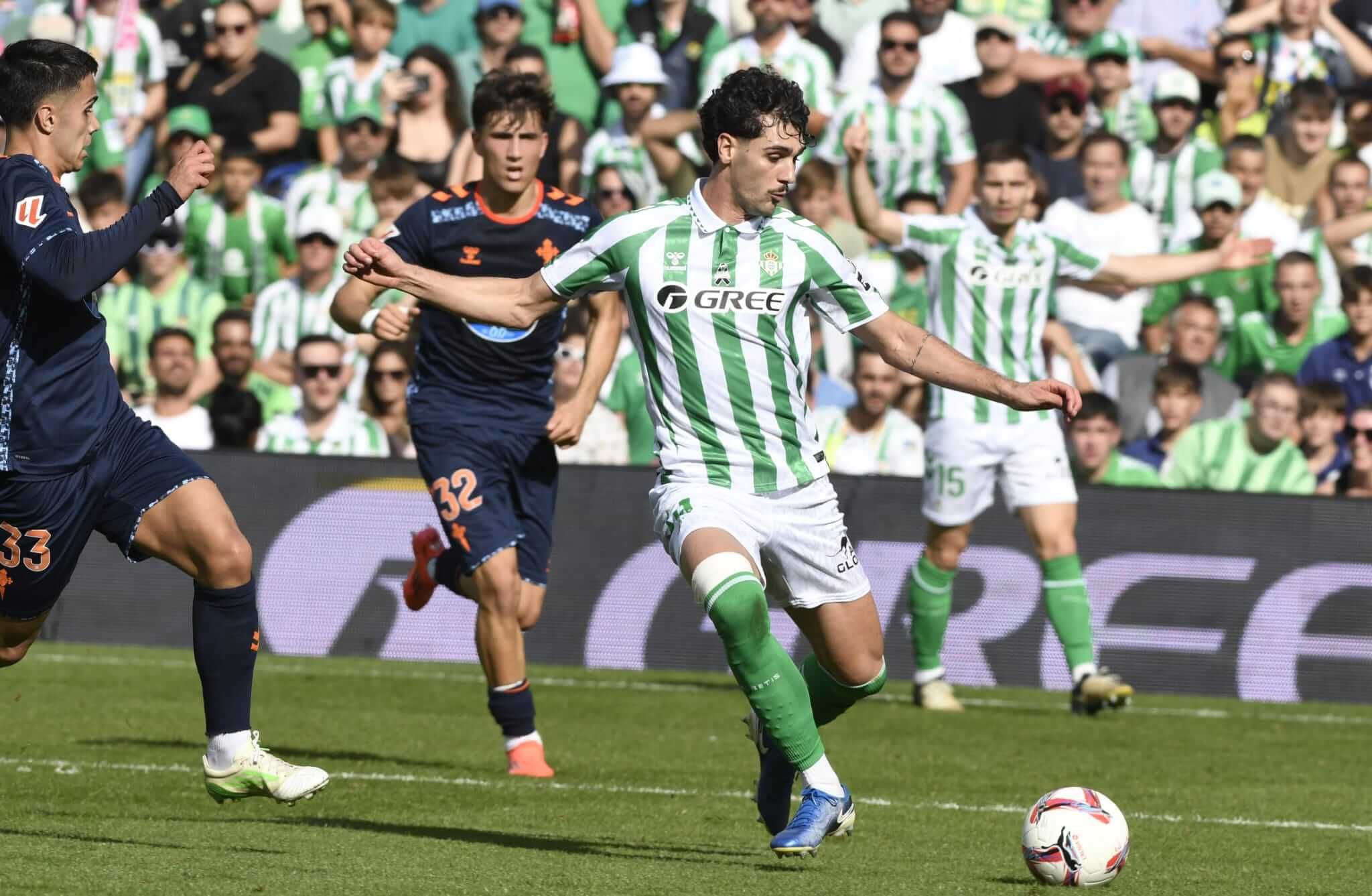  Johnny Cardoso, en el Betis-Celta.