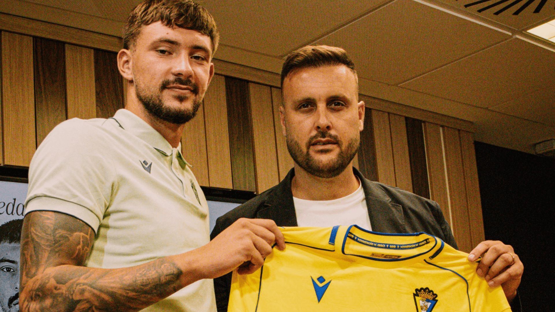  Bojan Kovacevic, en su presentación con el Cádiz junto a Juan Cala.