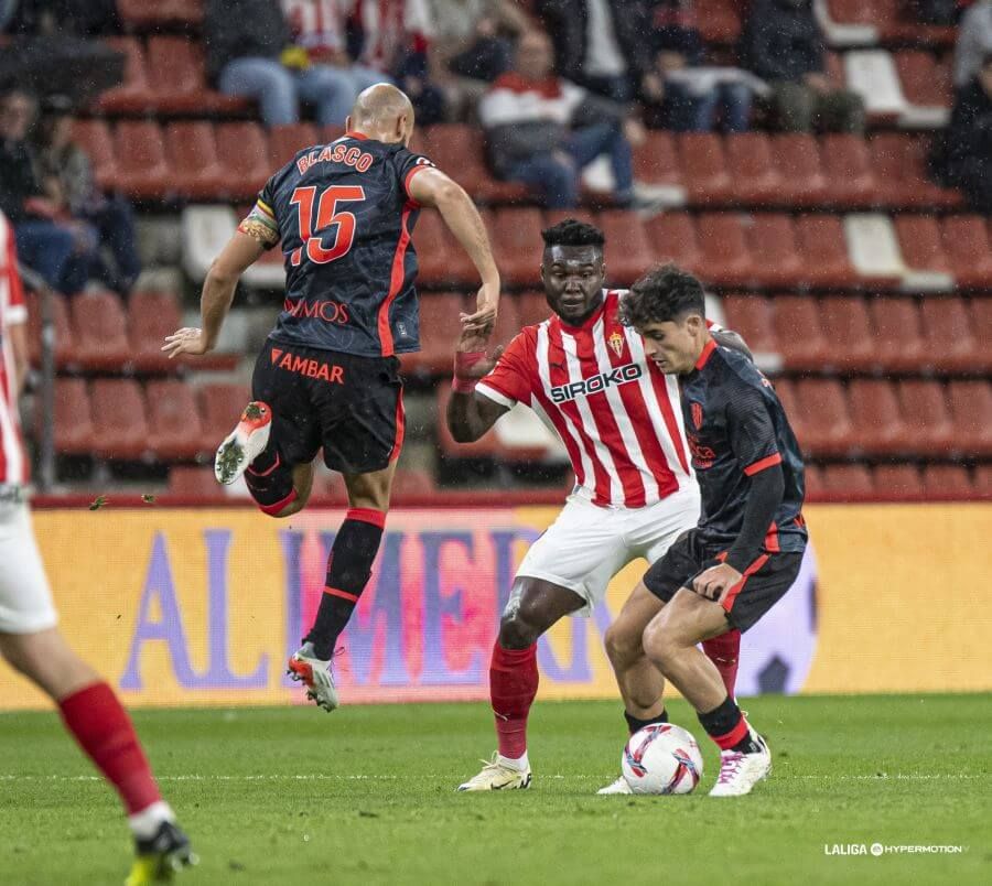Lance del Sporting-Huesca de la primera vuelta