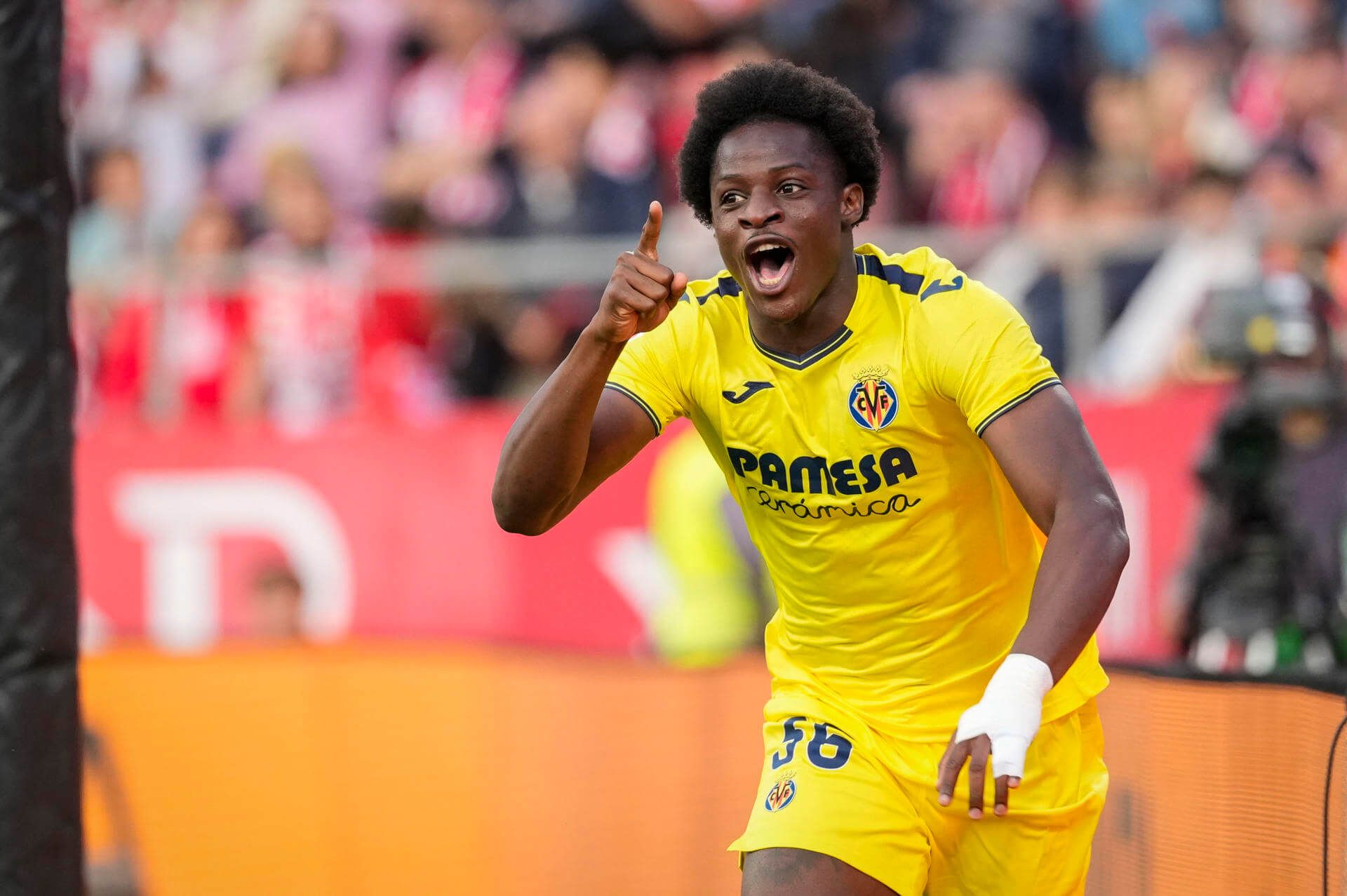 Eyong celebra su gol en el Girona-Villarreal (FOTO: EFE).