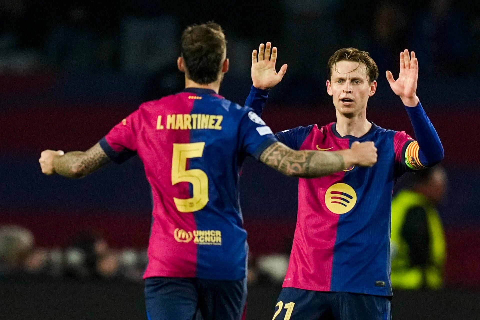 Iñigo Martínez y Frenkie De Jong en el Barça-Borussia (EFE)