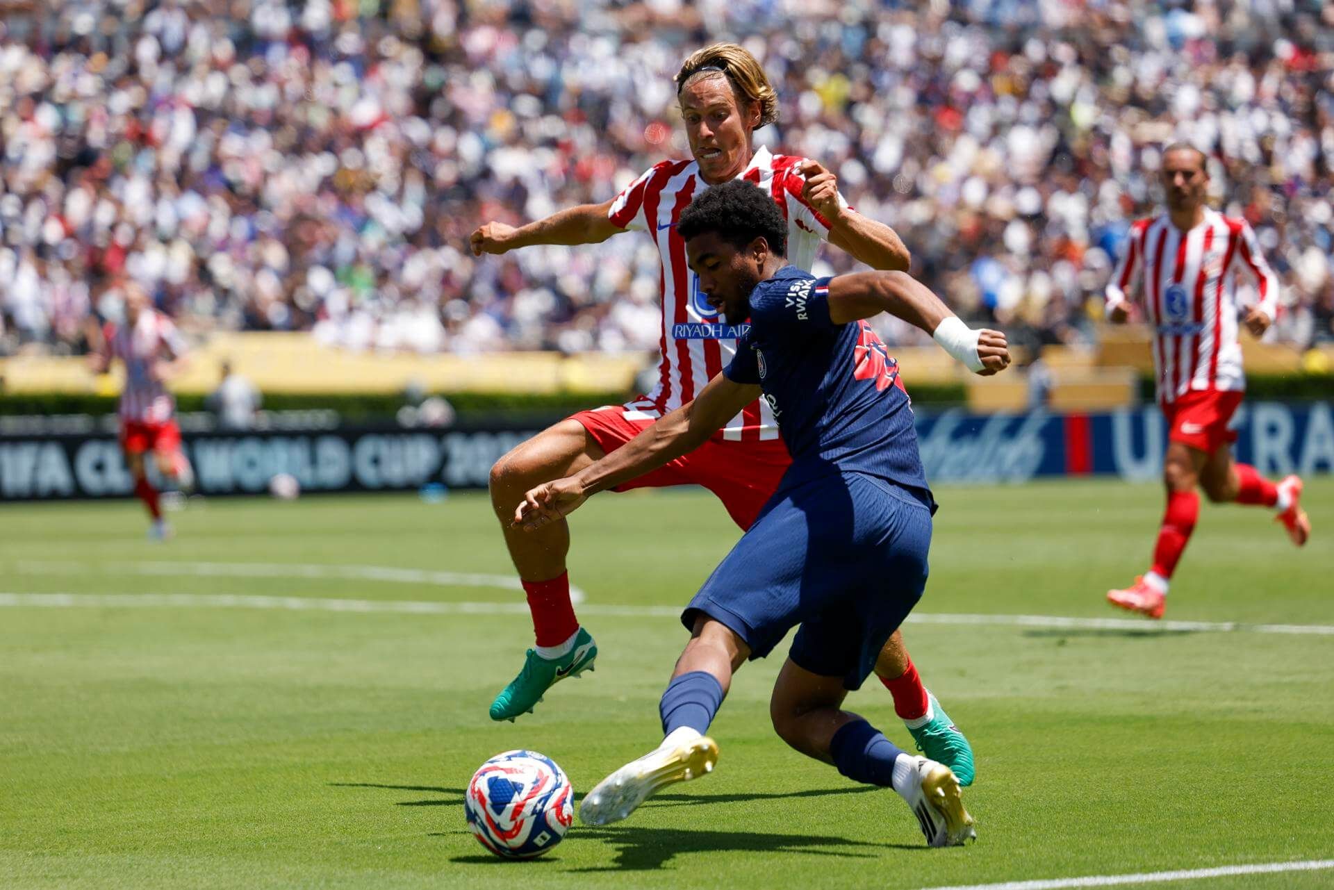 Llorente en el partido entre Atlético de Madrid y PSG (EFE)