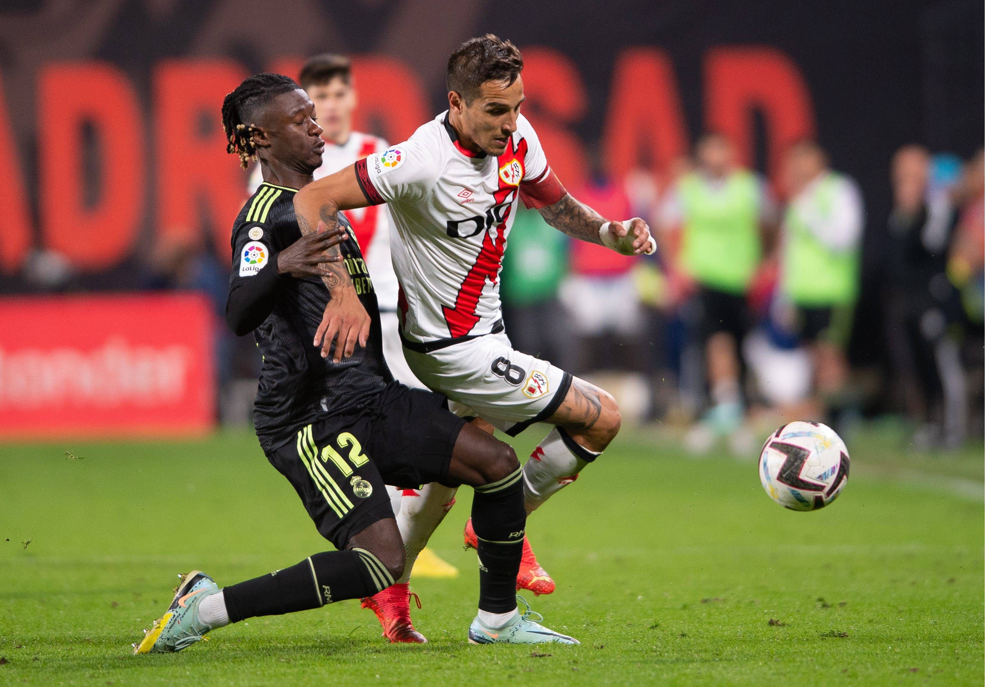 Camavinga y Trejo, durante el Rayo Vallecano-Real Madrid de la presente temporada en Vallecas.