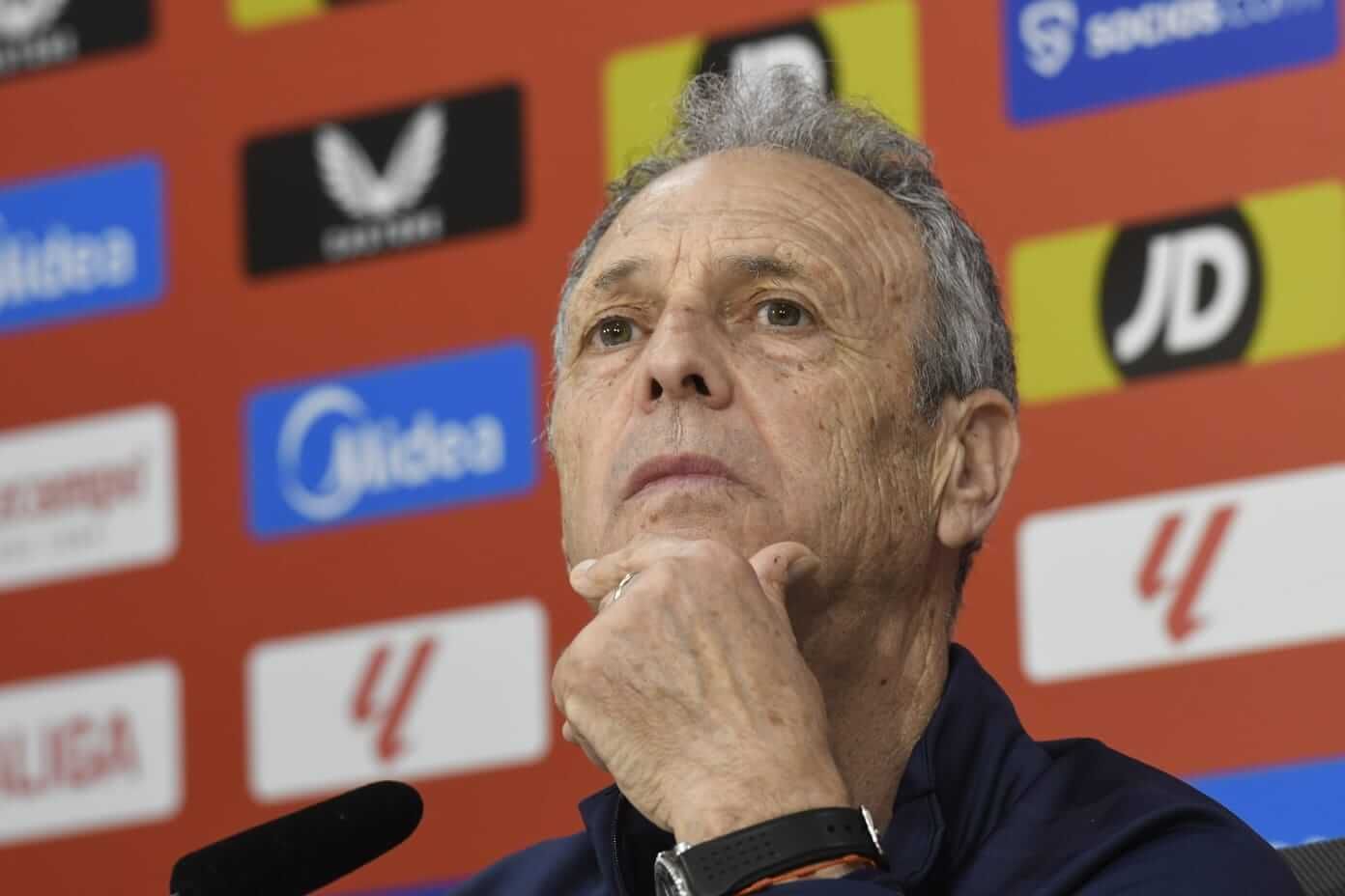 Joaquín Caparrós, en la rueda de prensa previa al partido ante Osasuna.