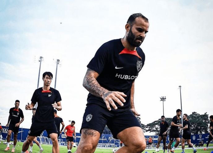  Jesé Rodríguez en un entrenamiento con el Johor
