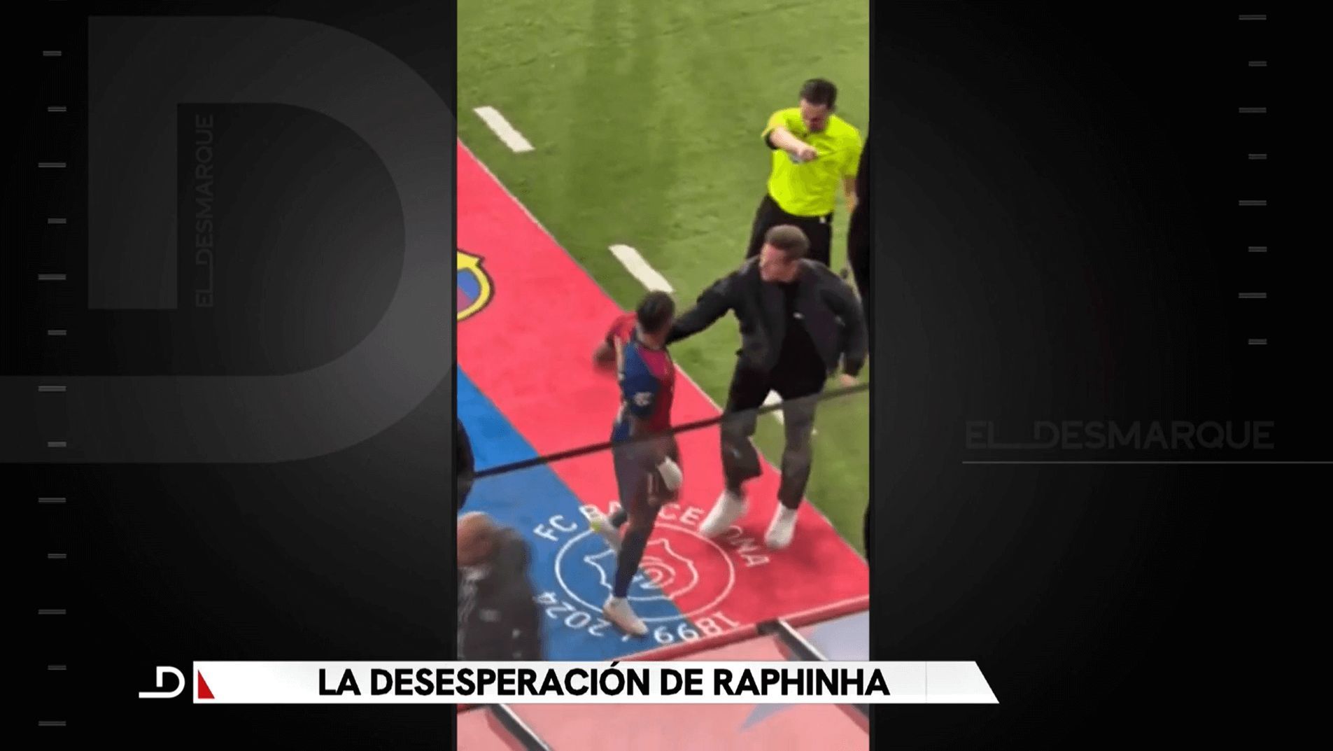 Ter Stegen frenando a Raphinha durante sus protestas