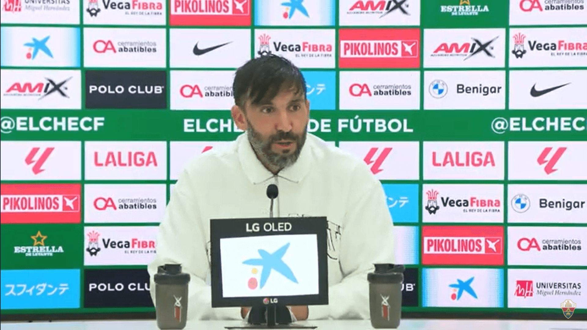  Eder Sarabia, en rueda de prensa del Elche.