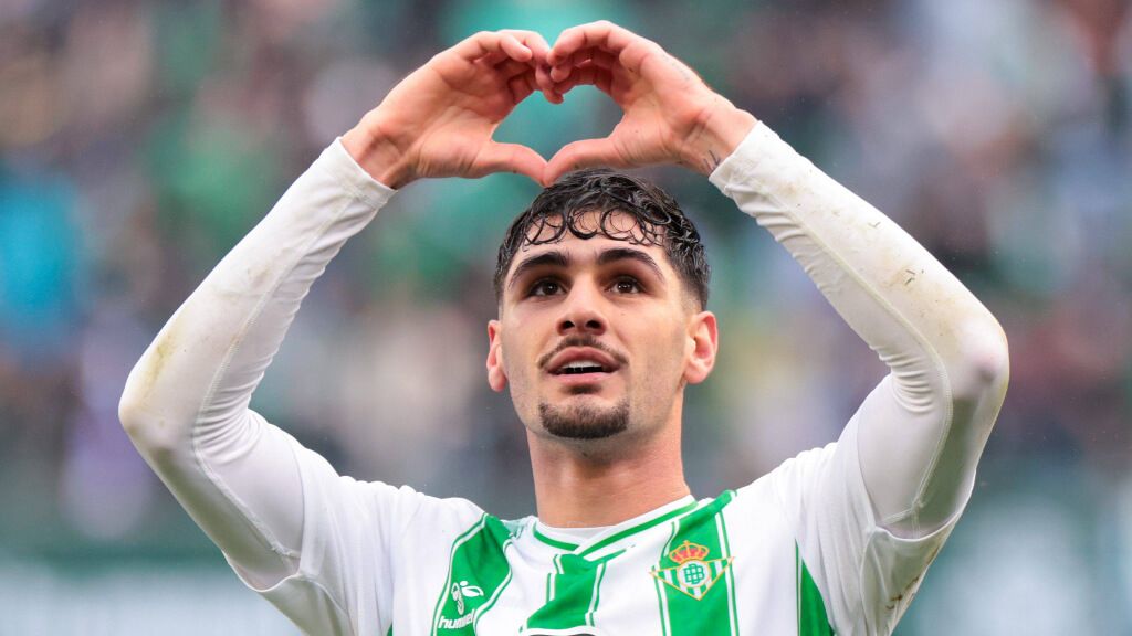  Johnny Cardoso celebra un gol con el Betis (Cordon Press)