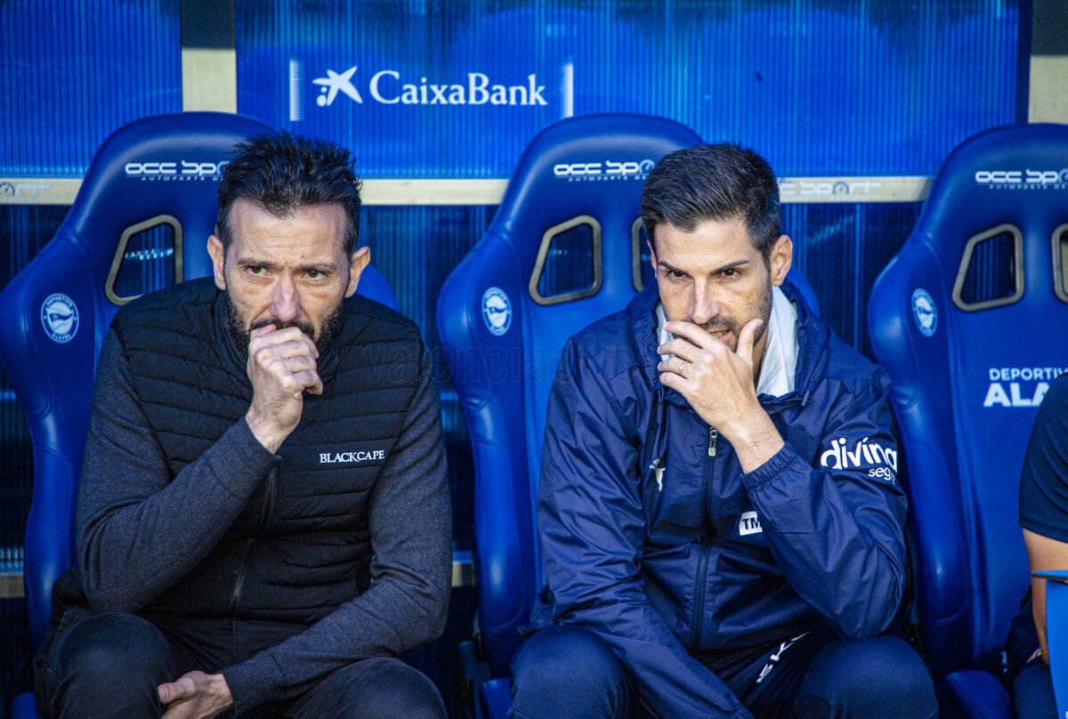 Carlos Coberán con Jorge Alarcón, técnicos del Valencia CF