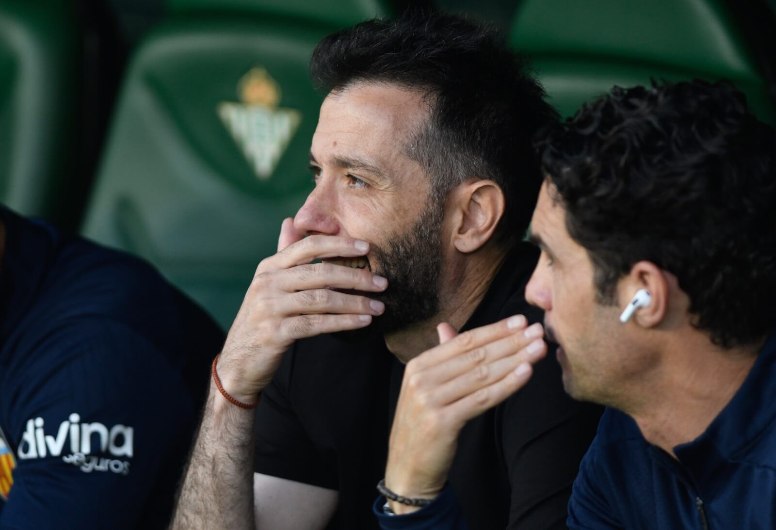  Carlos Corberán, técnico del Valencia CF en Sevilla