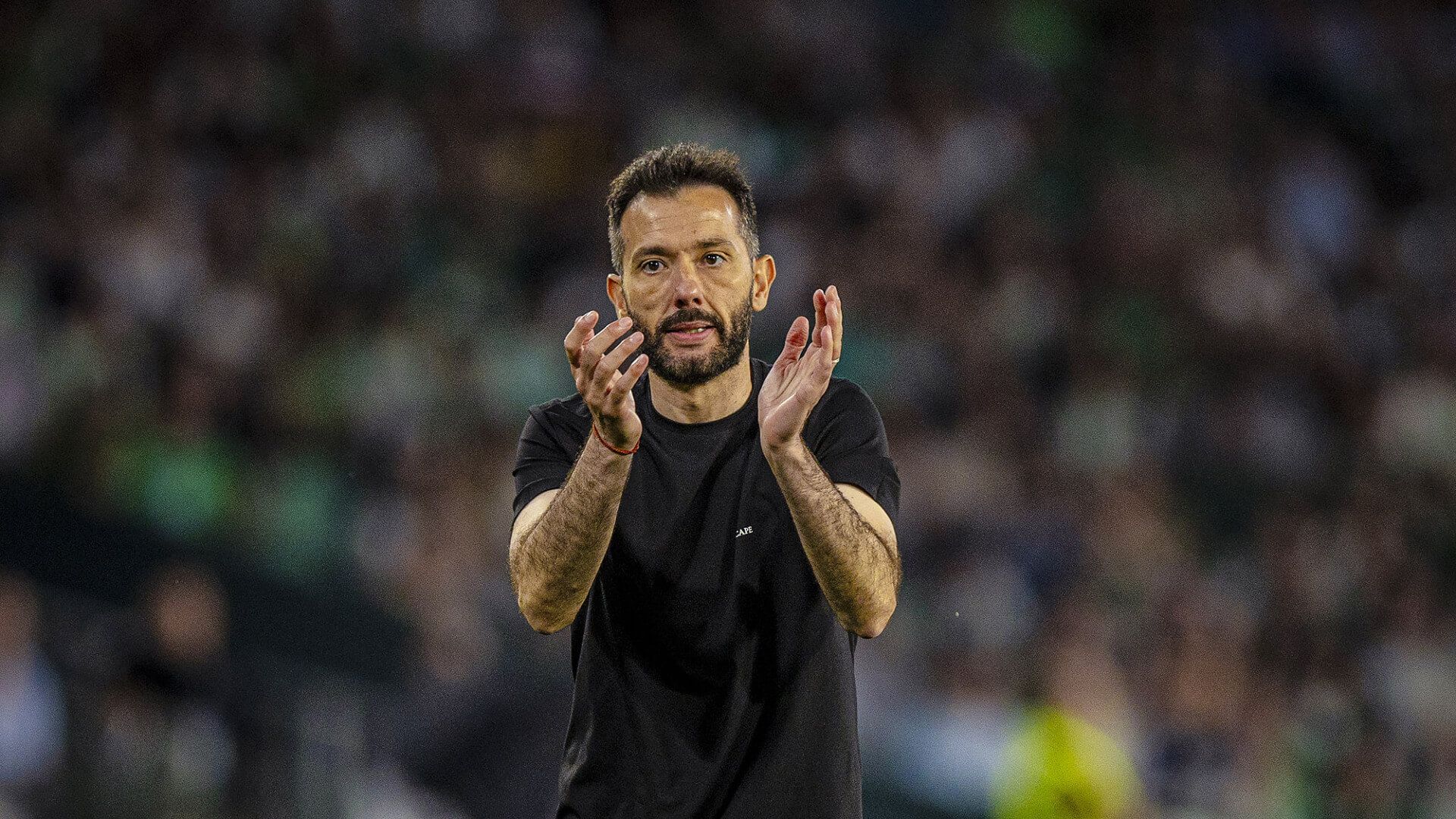 Carlos Corberán ya ha lanzado sus primeros mensajes sobre la plantilla