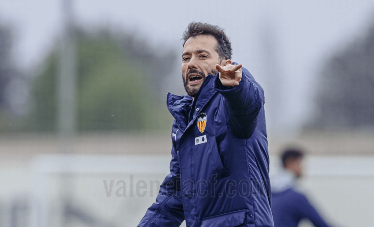  Carlos Corberán en un entrenamiento
