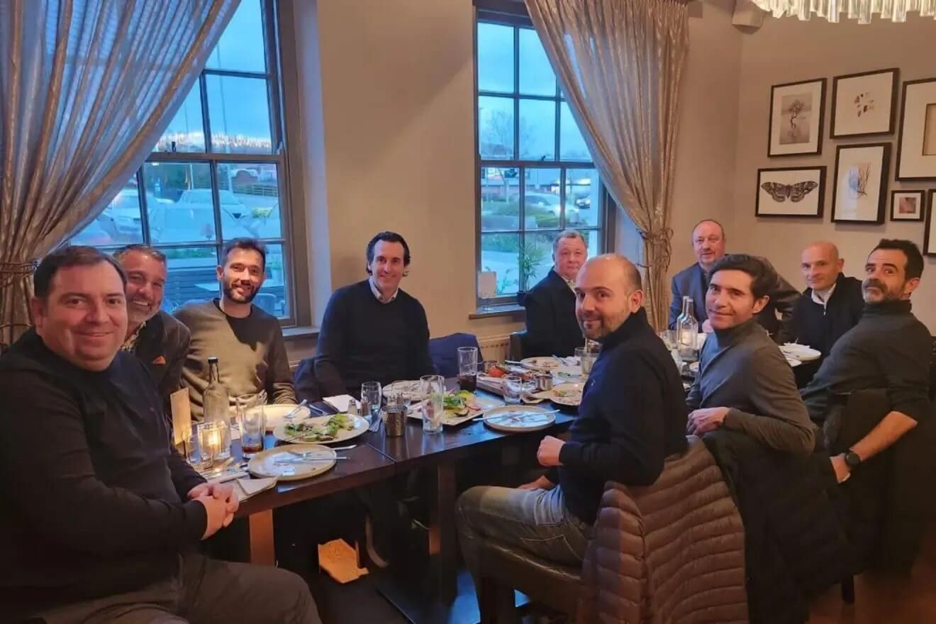  Carlos Corberán, Rafa Benítez, Unai Émery y Marcelino García Toral, entre otros, comparten mesa.