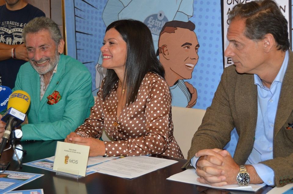  Carlos Mouriño, presidente del Celta, junto a Nidia Arévalo en el Concello de Mos (Foto: Concello de