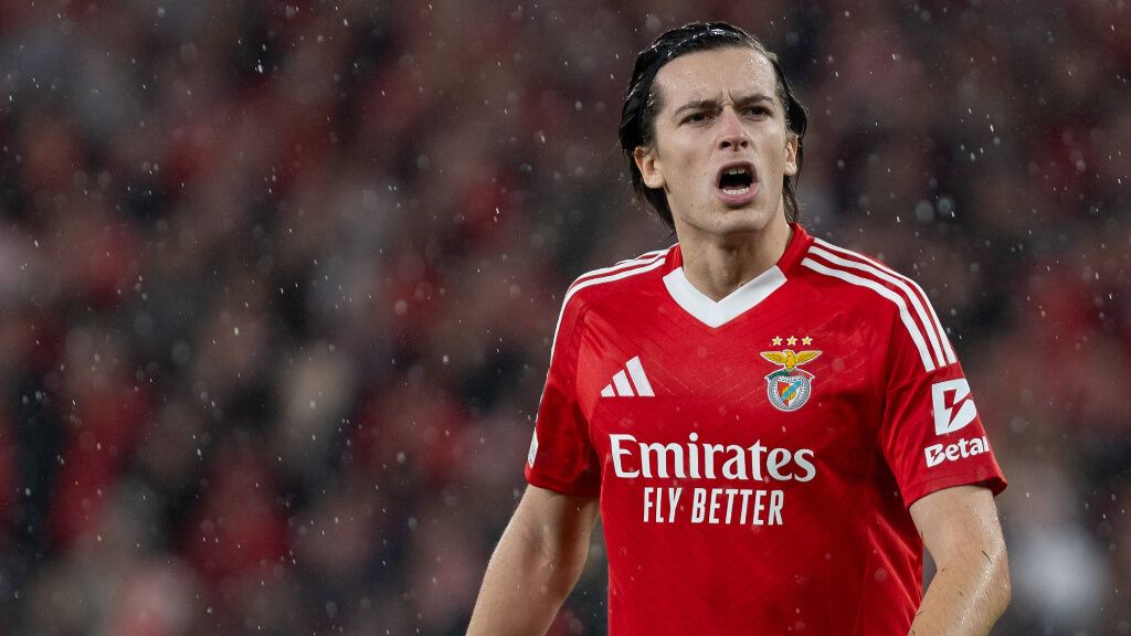  Álvaro Carreras, en un partido con el Benfica (Cordon Press)