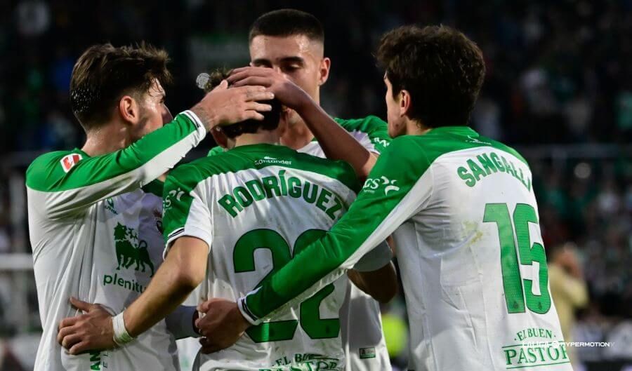  Celebración del Racing de Santander tras un gol al Racing de Ferrol.
