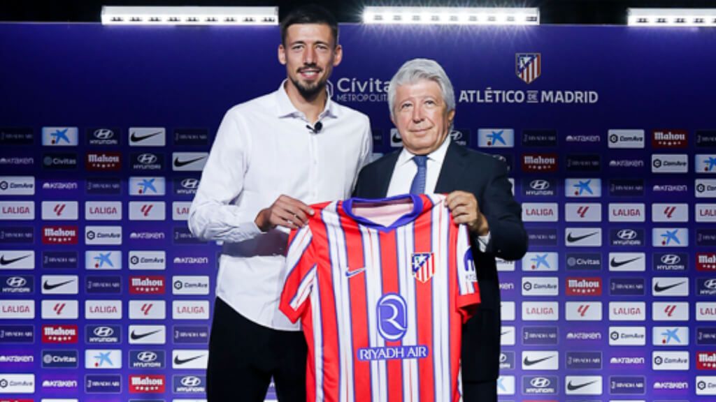 Lenglet y Enrique Cerezo, en la presentación del central ('X' Atlético de Madrid)
