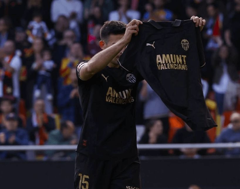  César Tárrega celebra el 1-0