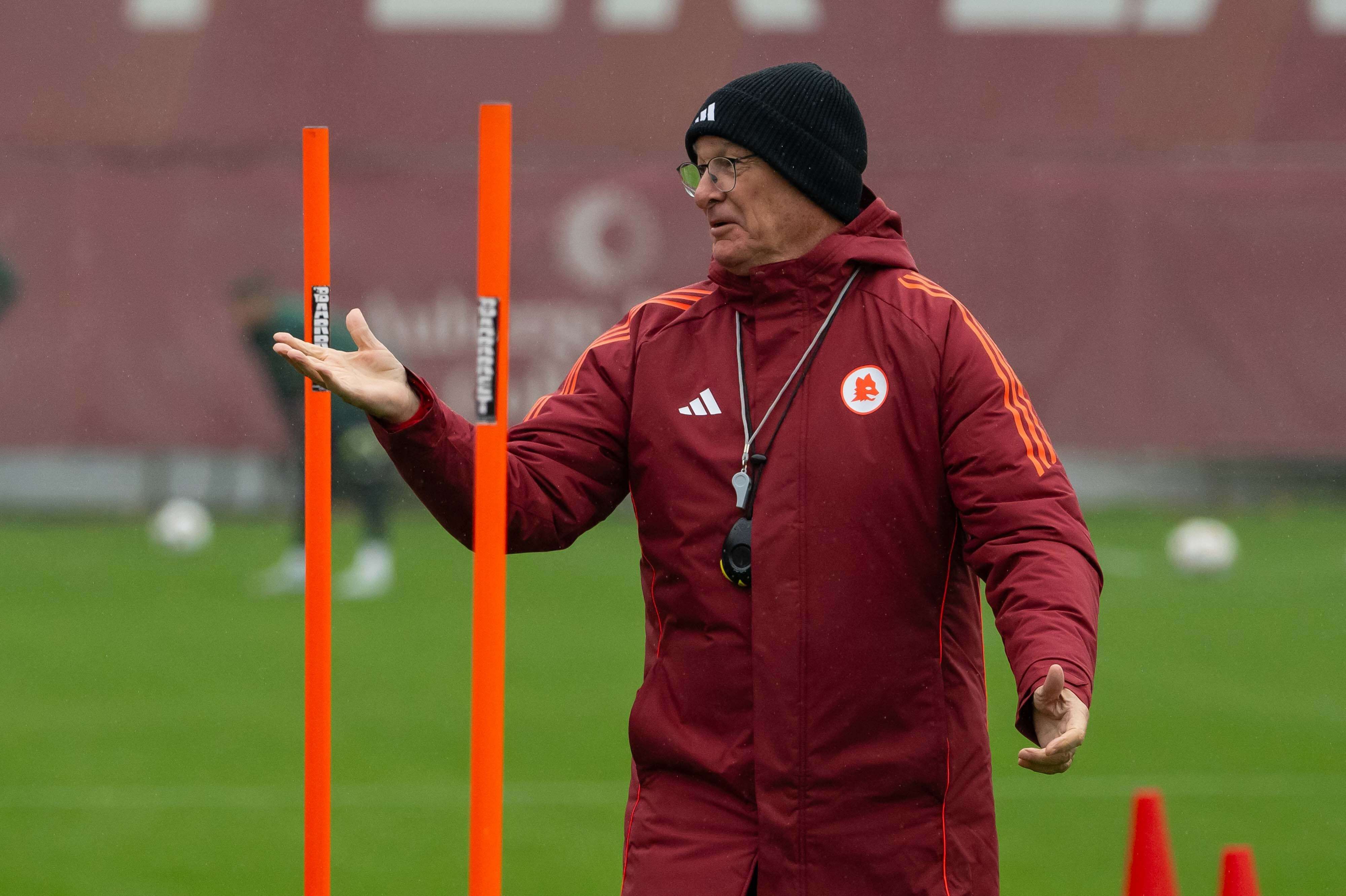  Claudio Ranieri, en un entrenamiento de la Roma.
