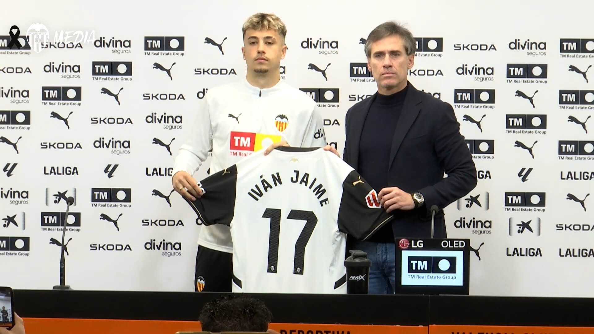  Corona presenta a Iván Jaime y ahí habló de varios jugadores como Javi Guerra, André Almeida o Mosquera