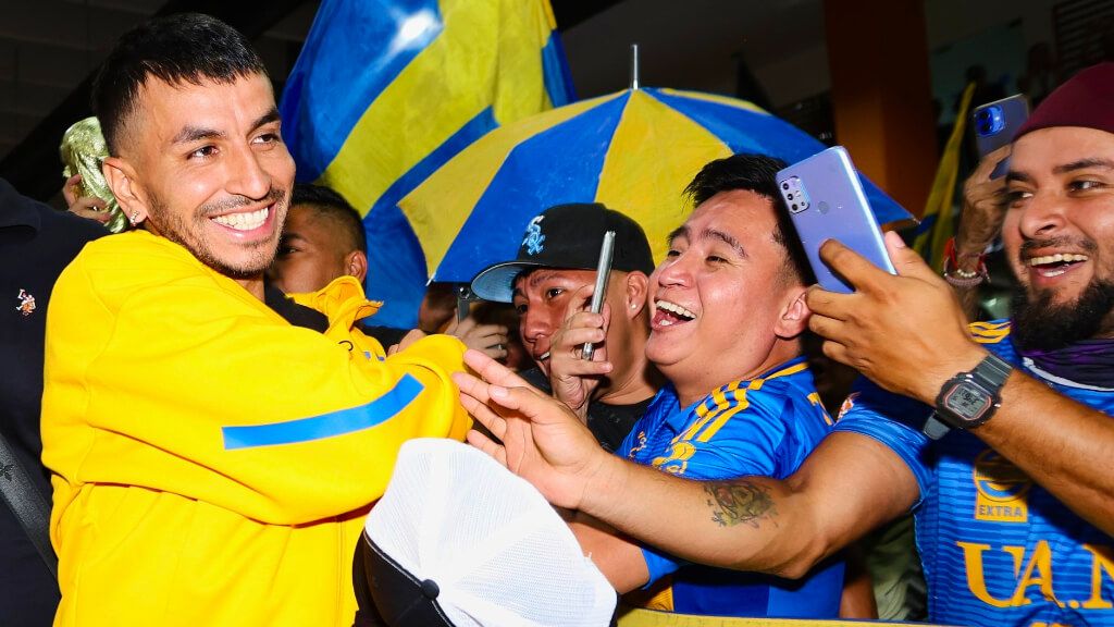 Ángel Correa, en su llegada a México ('X' Club Tigres)