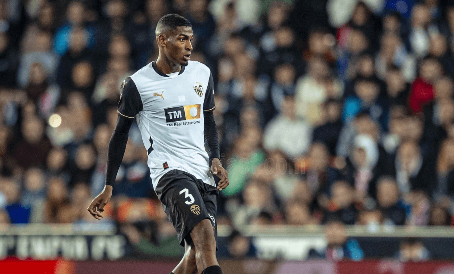 Cristhian Mosquera ante el Sevilla