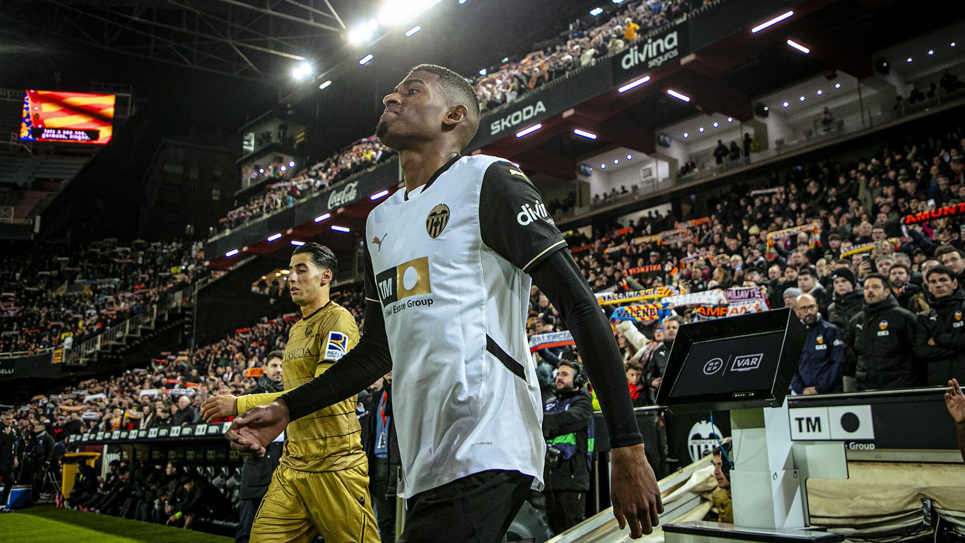  Cristhian Mosquera. ante la Real Sociedad.