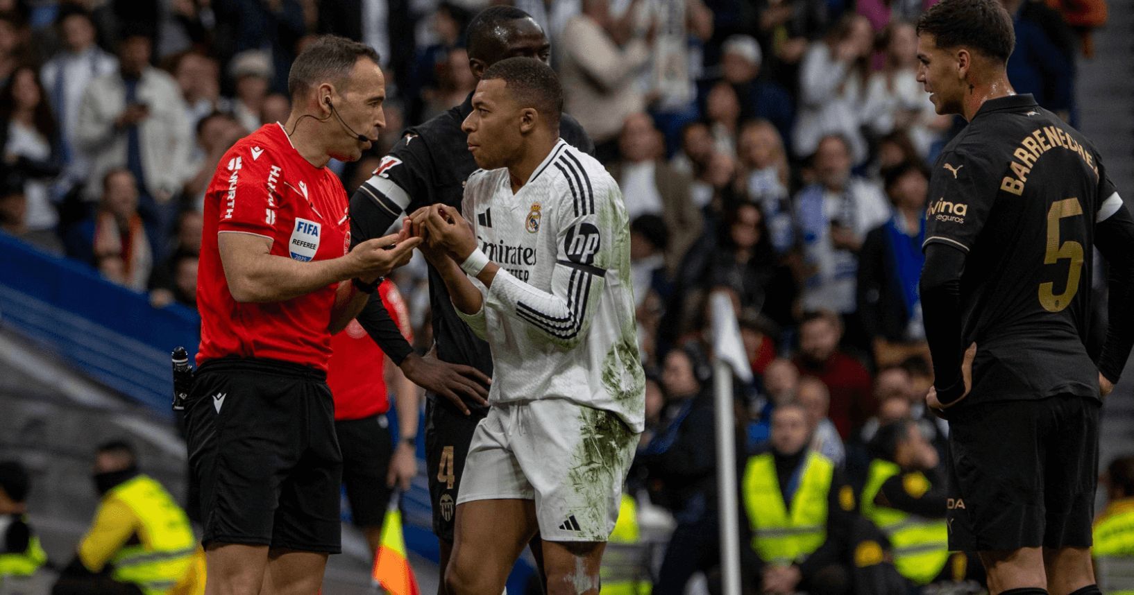  Cuadra Fernández desoyó al VAR en el Real Madrid-Valencia