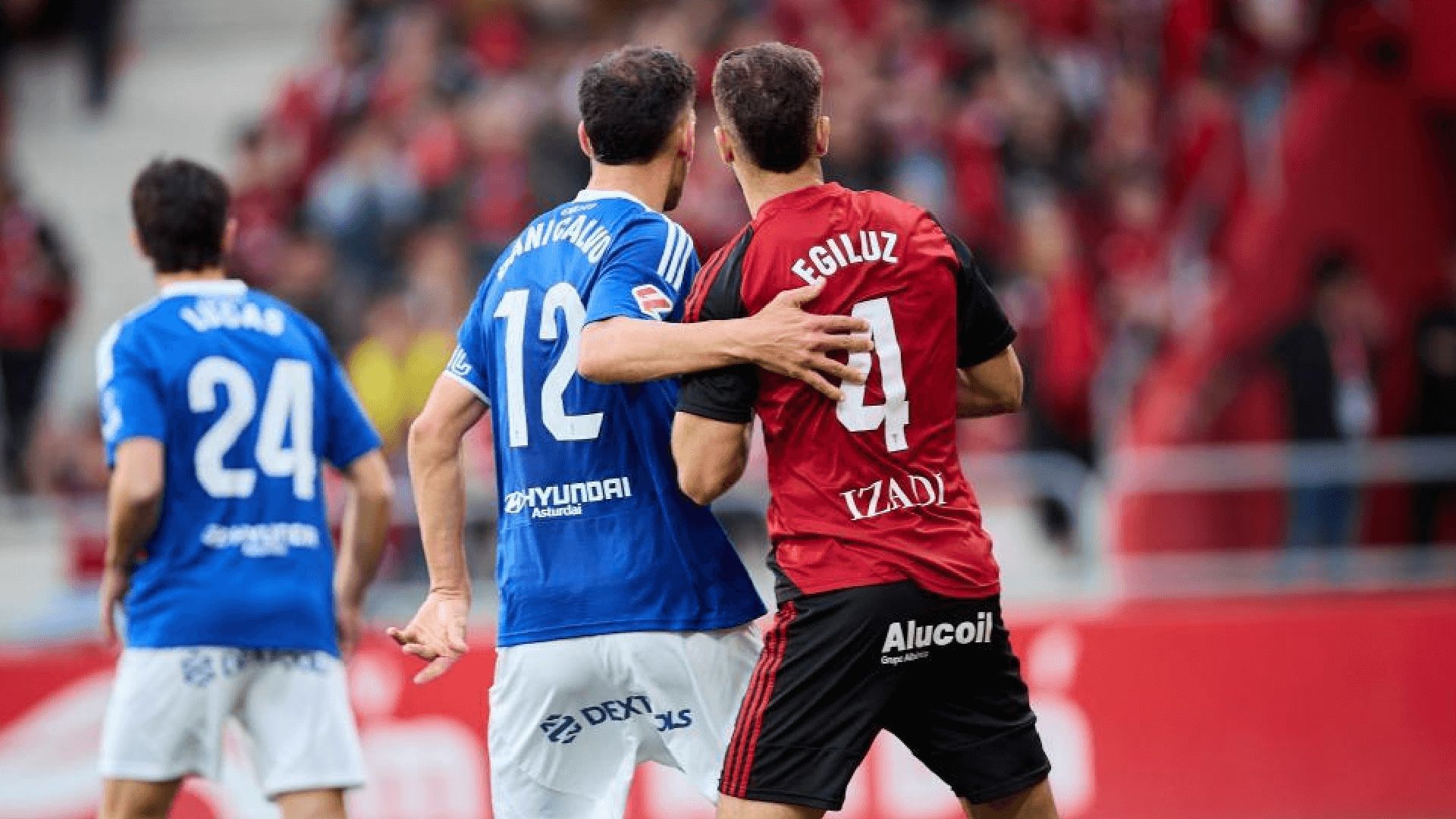  Dani Calvo y Egiluz, en el Mirandés-Oviedo de ida.