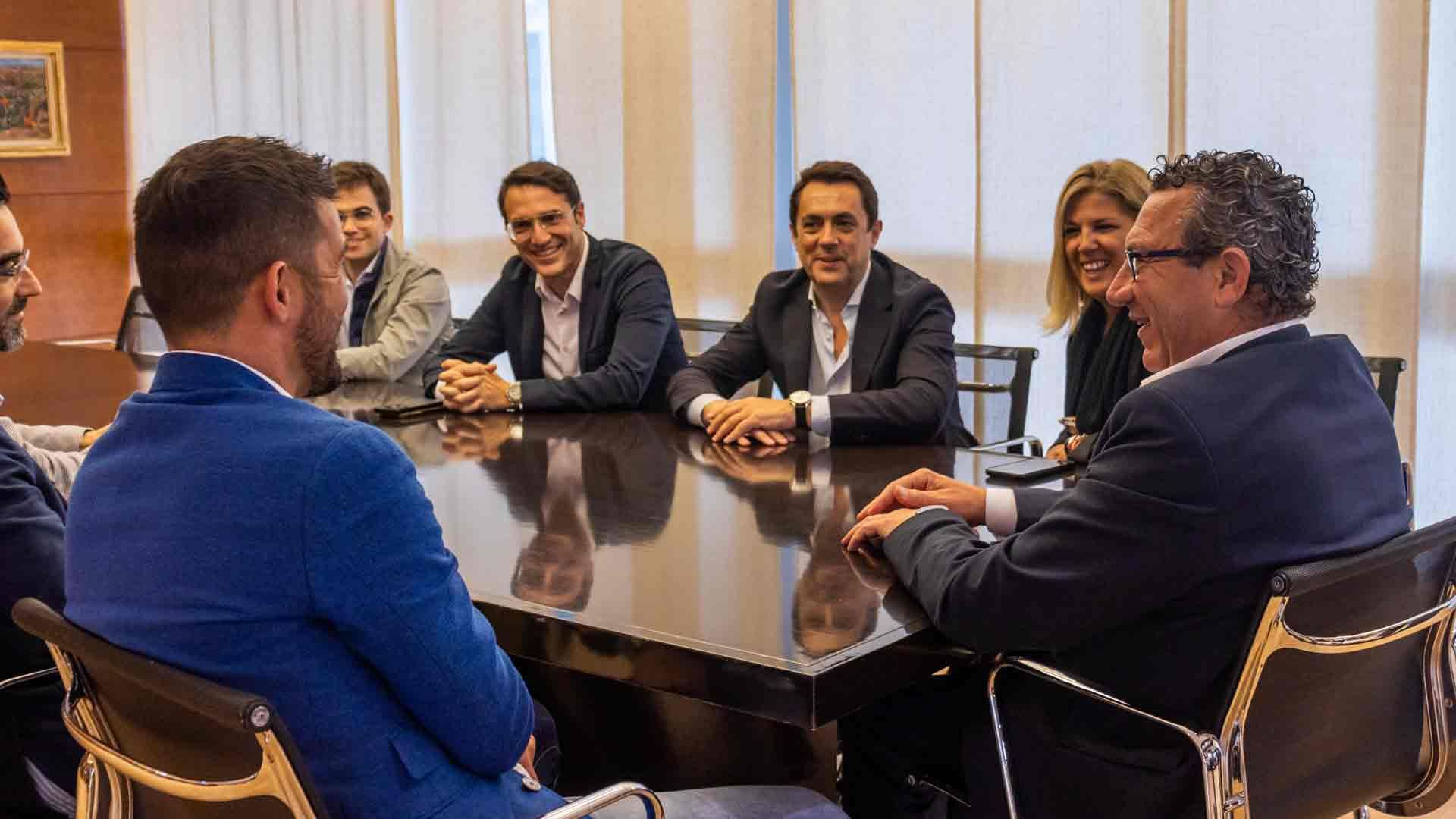  David Villa fusiona al Atlético y al Racing y nace el CF Benidorm