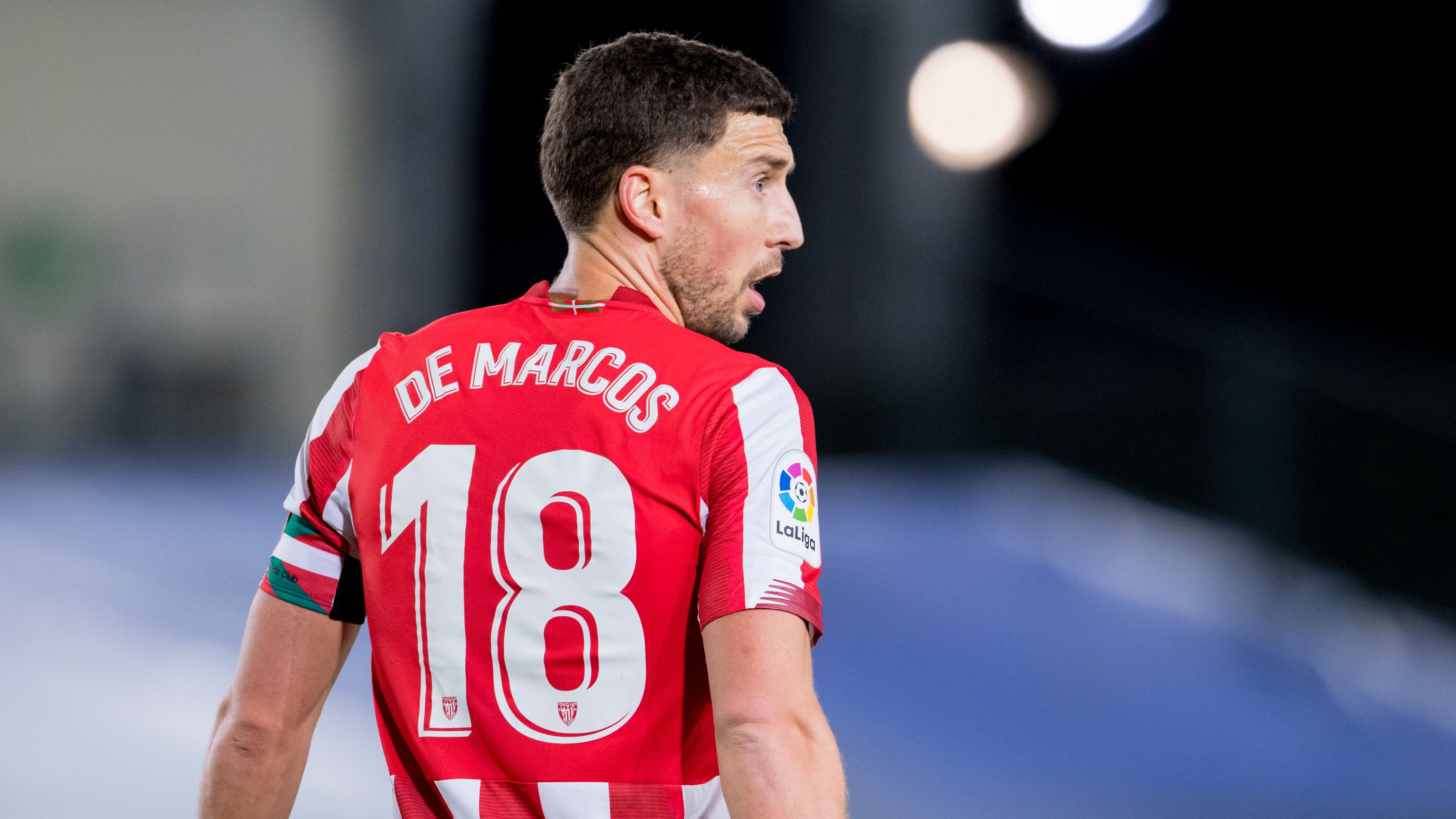  Oscar de Marcos ejerce de capitán en Valdebebas.