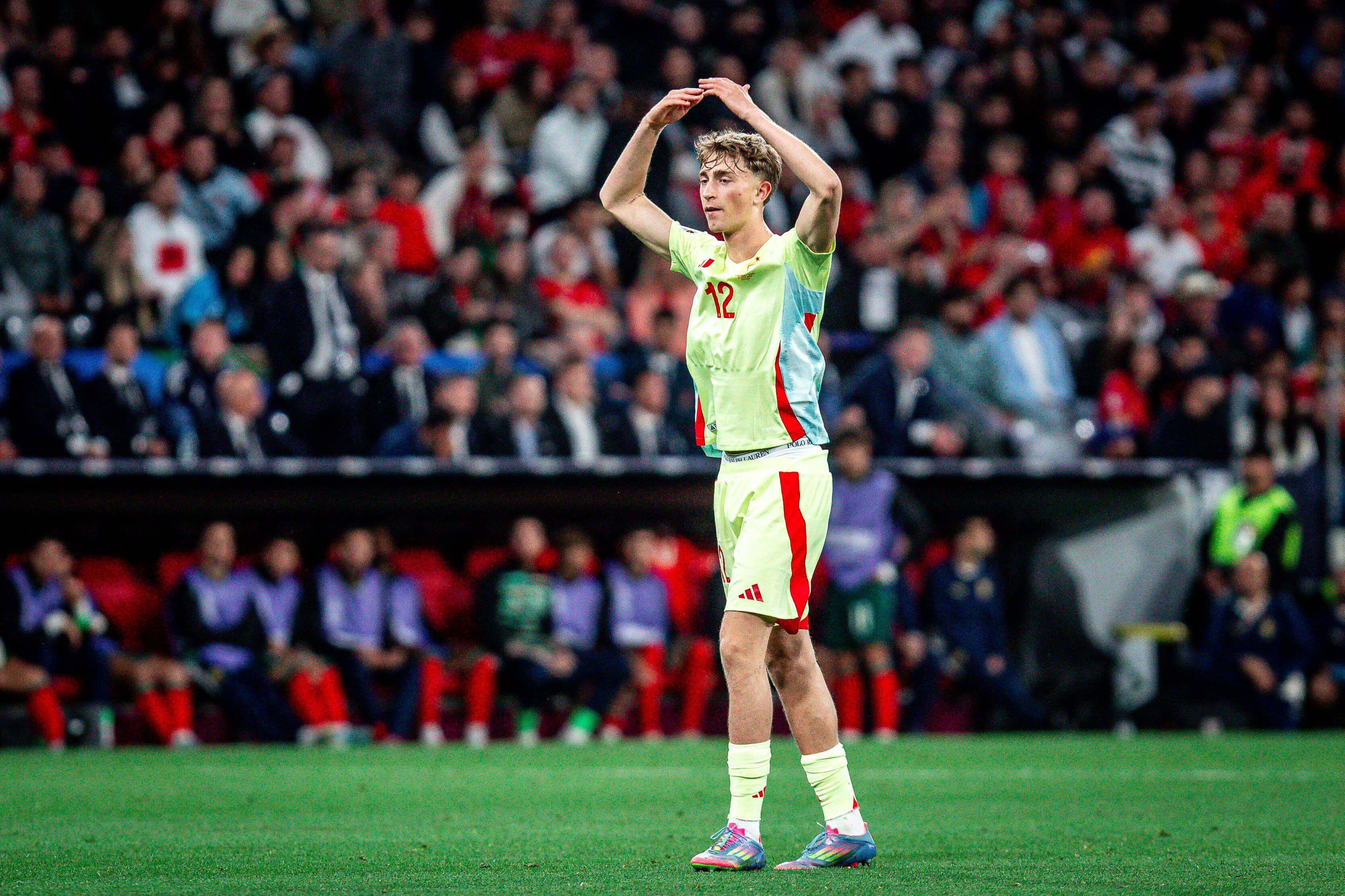 Dean Huijsen, durante el Portugal-España de la Nations League.