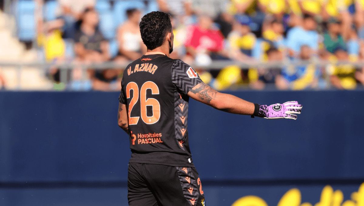  Debut de Victor Aznar con el Cádiz.