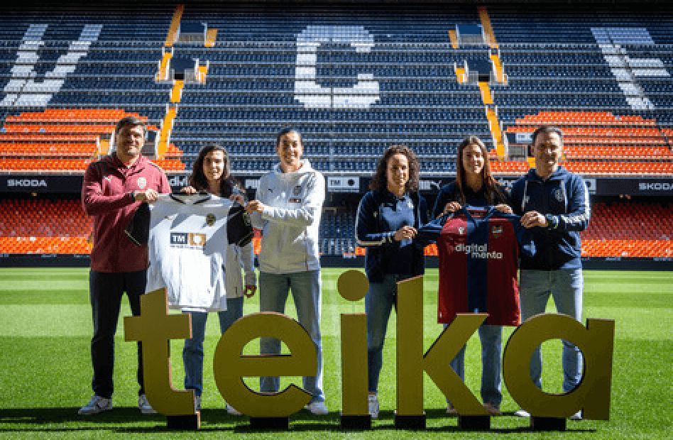 Derbi femenino Teika