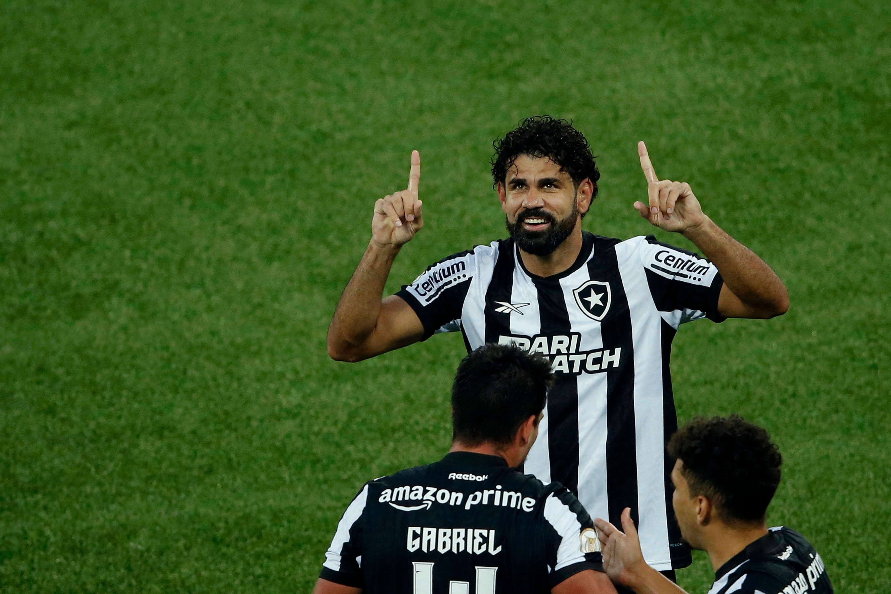  Diego Costa, celebrando un gol con Botafogo.