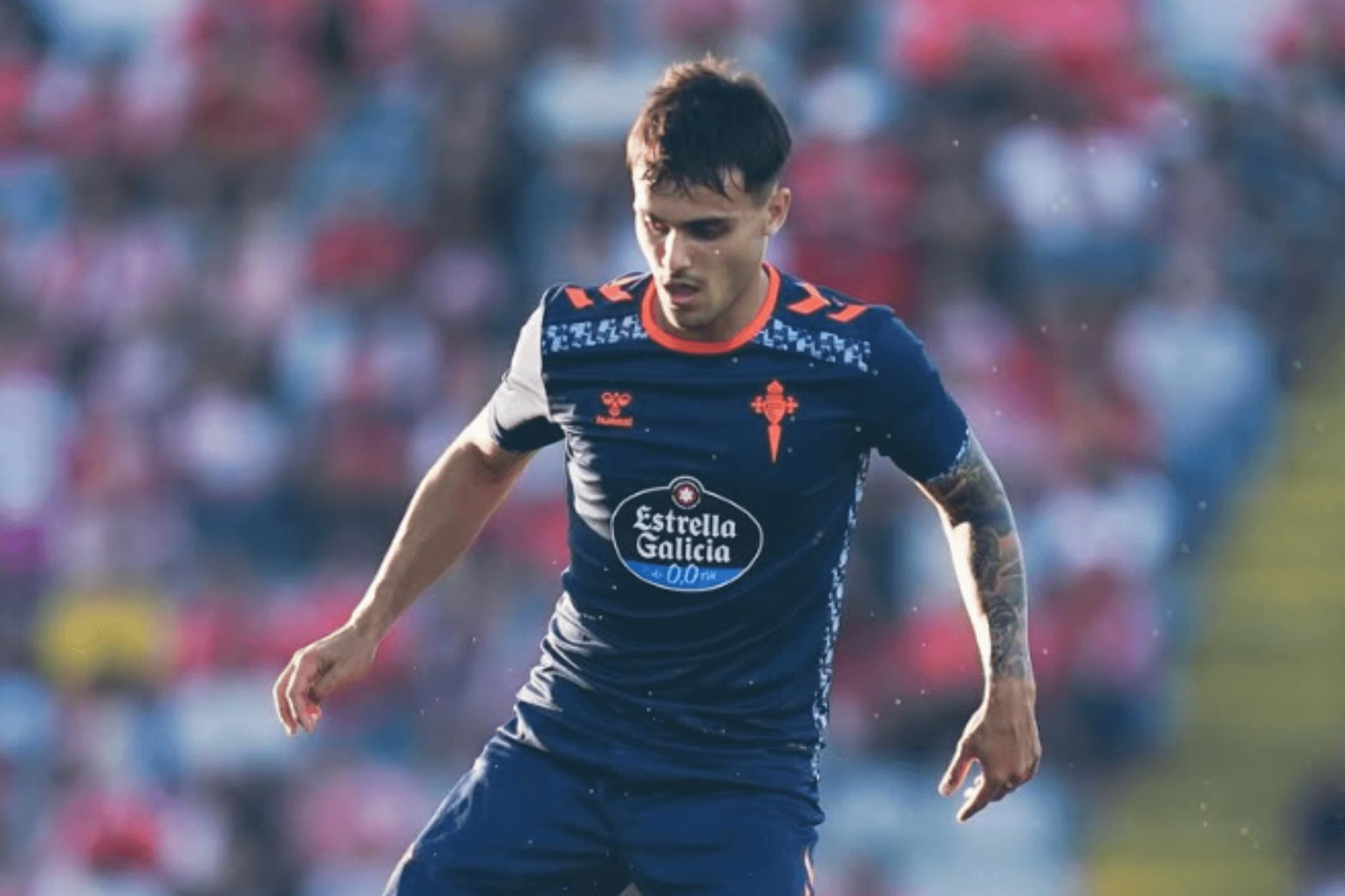  Miguel Román con el primer equipo.