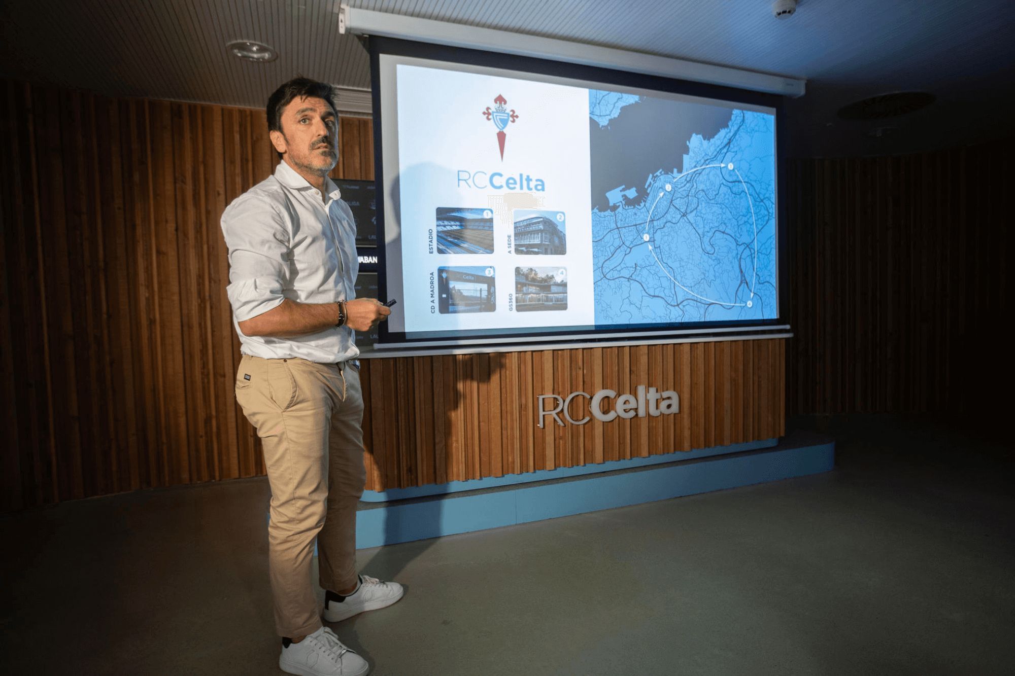  Carlos Cao explicando Galicia Sports 360.