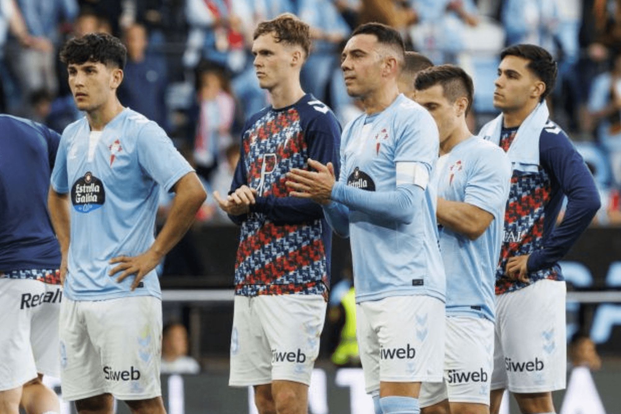  Los jugadores tras perder ante el Rayo Vallecano.