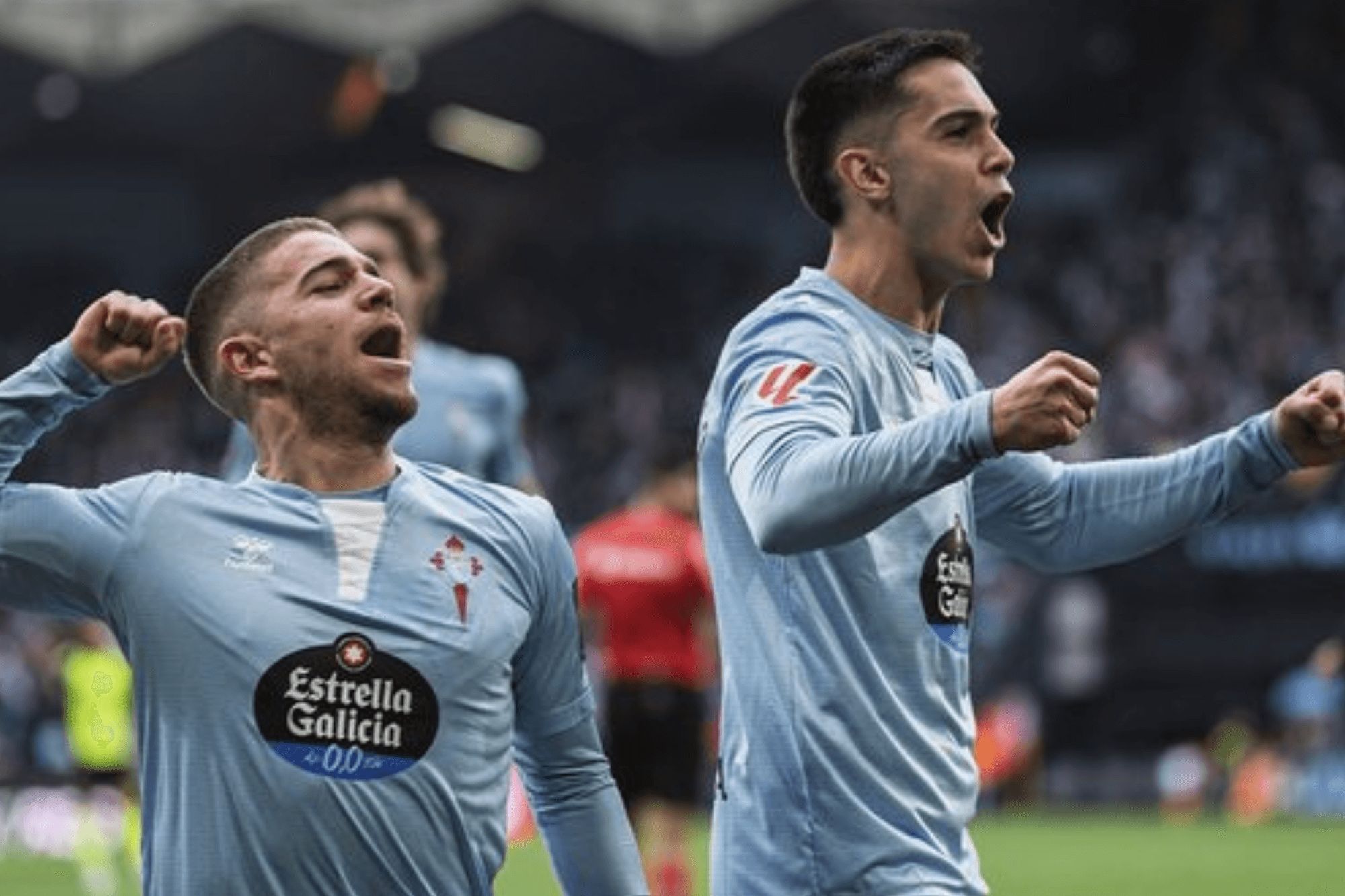 Sergio Carreira y Hugo Sotelo celebran la victoria ante el Betis.