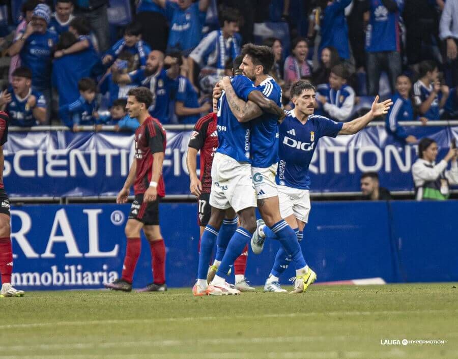  Celebración azul ante el Mirandés en el Tartiere.