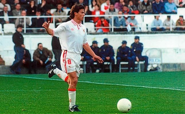 Matías Almeyda, en su época como jugador del Sevilla.