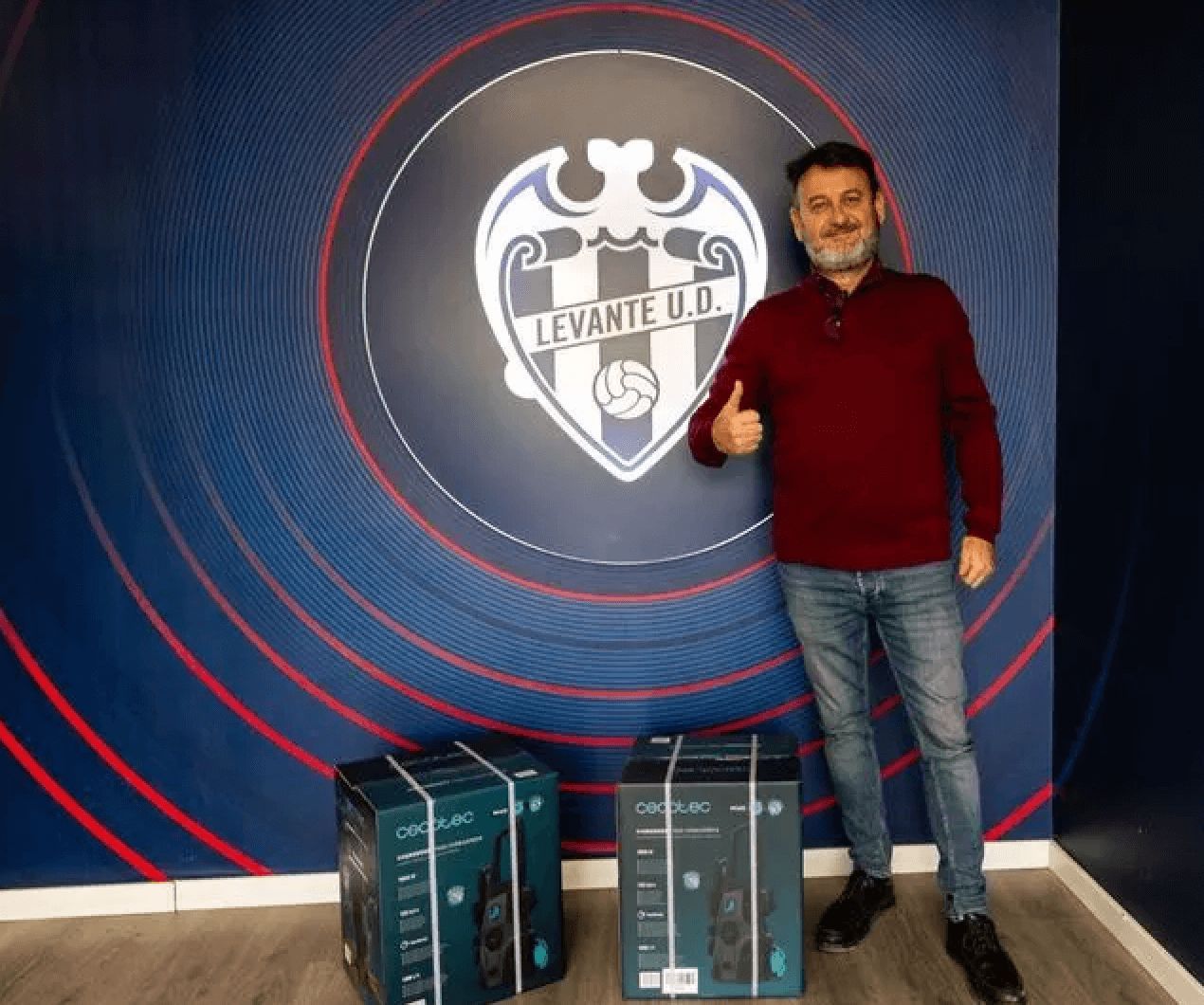  El Catarroja ya tiene las máquinas que distribuye el Levante