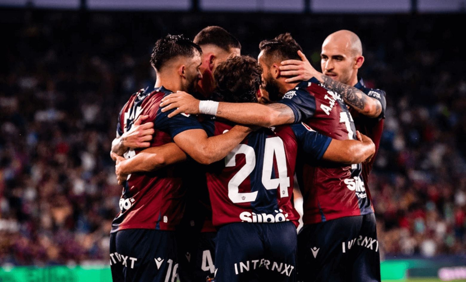 El Levante UD se aferra a Primera