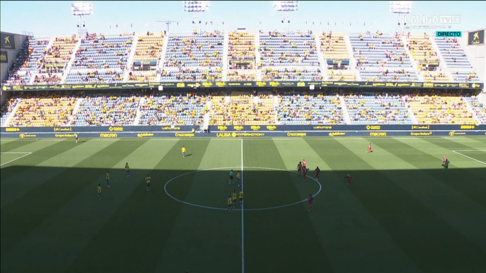  El Nuevo Mirandilla, antes del inicio del Cádiz-Huesca.