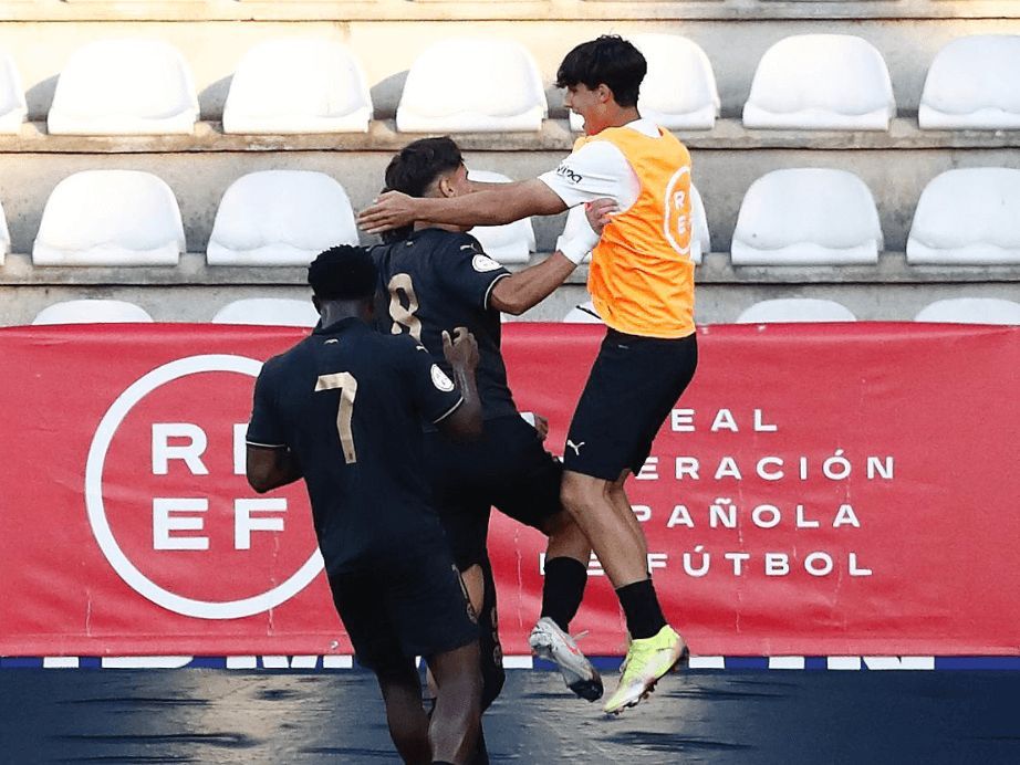 El VCF Juvenil tumba al Real Madrid