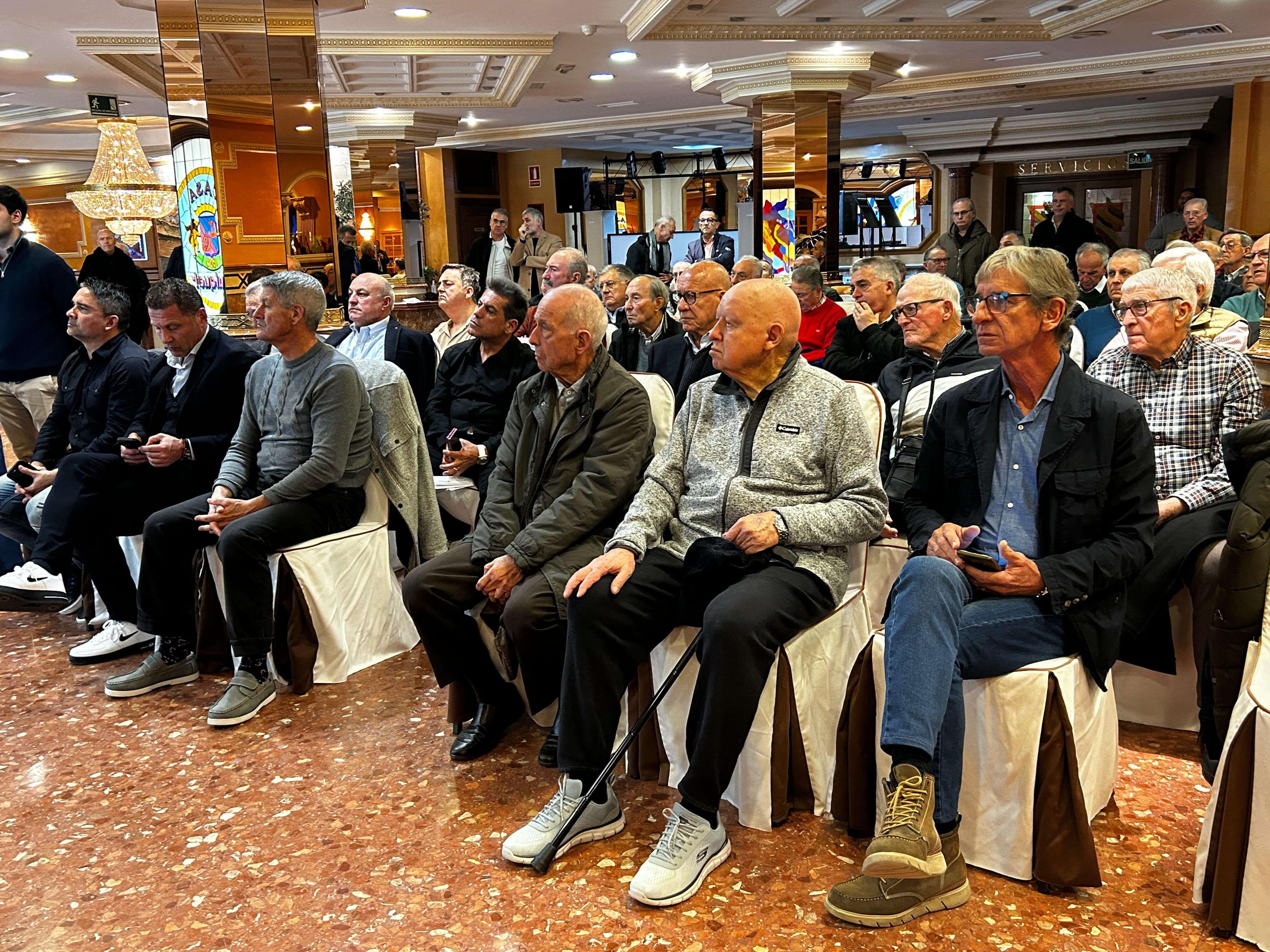  La asamblea de elección de Fernando Giner como presidente de las Leyendas del Valencia CF