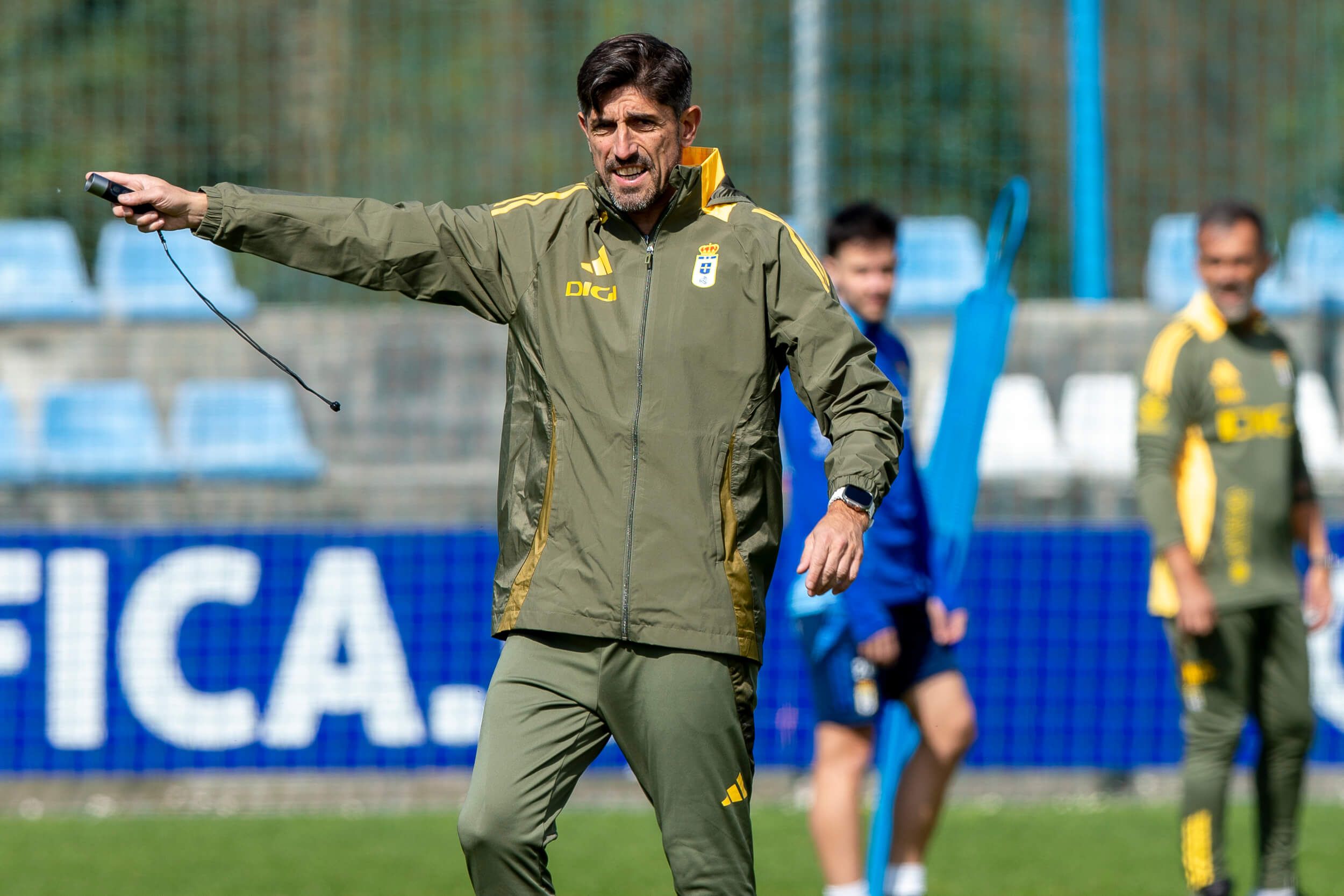 Entrenamiento de Veljko Paunovic en el Real Oviedo.
